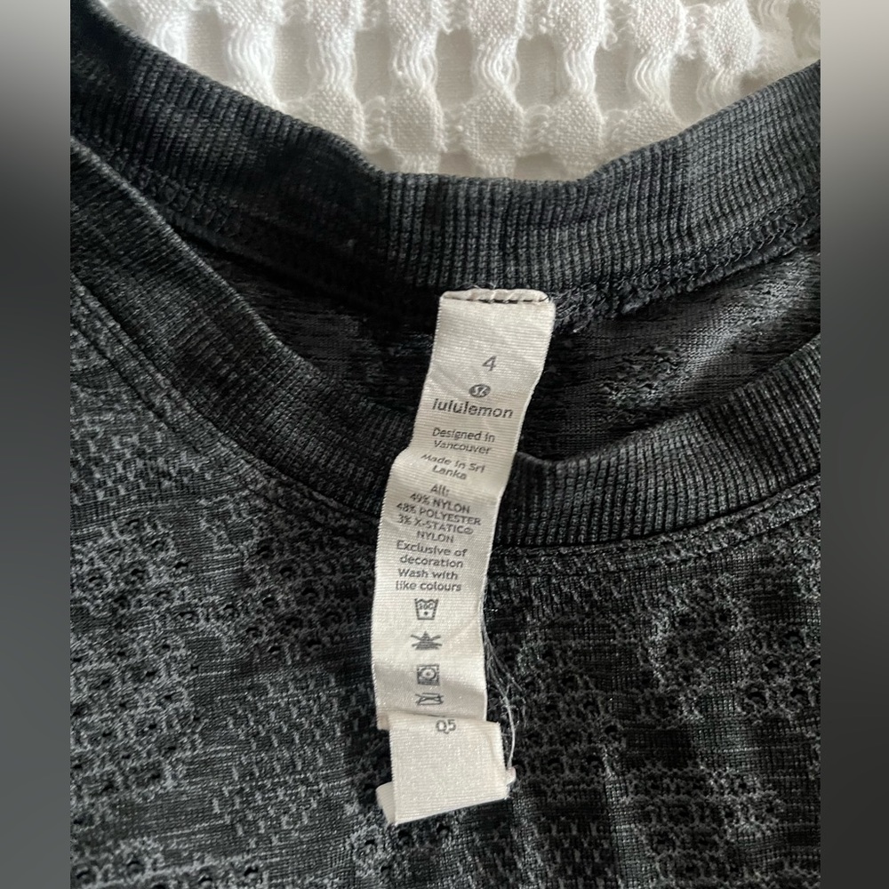 Lululemon swiftly breathe tank size 4